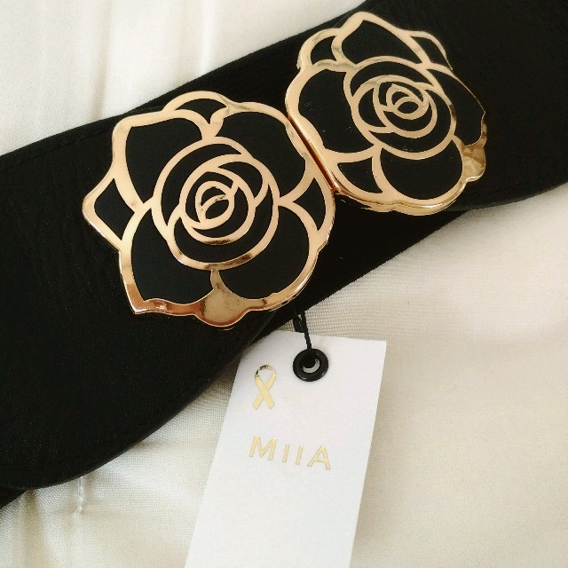 MIIA(ミーア)のさわちゃん様専用❤新品MIIA定価3780円薔薇ベルト レディースのファッション小物(ベルト)の商品写真