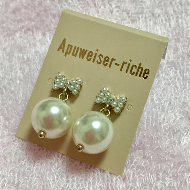 Apuweiser-riche(アプワイザーリッシェ)の新品♡アプワイザーリッシェ♡パールリボンピアス♡ レディースのアクセサリー(ピアス)の商品写真