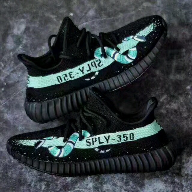 Adidas 新作アディダス グッチyeezy Boost 350 V2 スニーカー の通販 By Yamata S Shop アディダスならラクマ Adidas 新作アディダス グッチyeezy Boost 350 V2 スニーカー の通販 By Yamata S Shop アディダスならラクマ