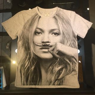 イレブンパリ(ELEVEN PARIS)のELEVEN PARIS イレブンパリ 新品 ケイトモスTシャツ XS グレー(Tシャツ/カットソー(半袖/袖なし))