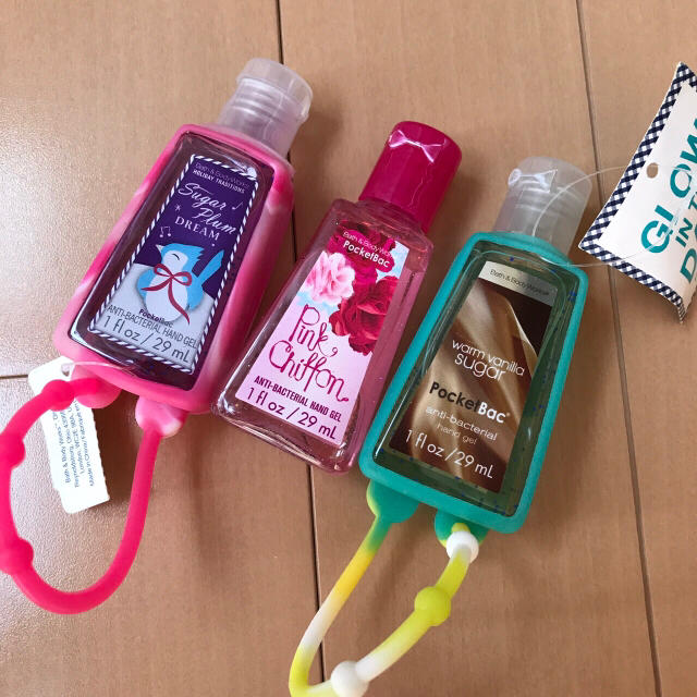 Bath & Body Works(バスアンドボディーワークス)の【値下げ中】新品★Bath & Body Works ハンドジェル 3本セット コスメ/美容のボディケア(その他)の商品写真