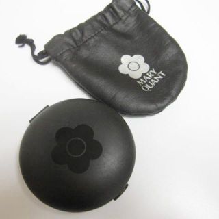 マリークワント(MARY QUANT)のマリークワント🌼  黒デイジーコンパクト デイジー袋付き(その他)