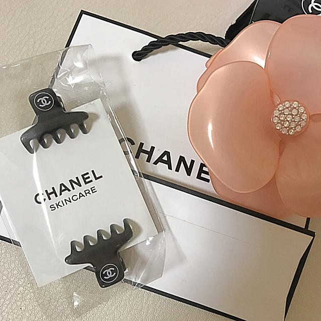 CHANEL(シャネル)の新品✨シャネル クリップ レディースのヘアアクセサリー(バレッタ/ヘアクリップ)の商品写真