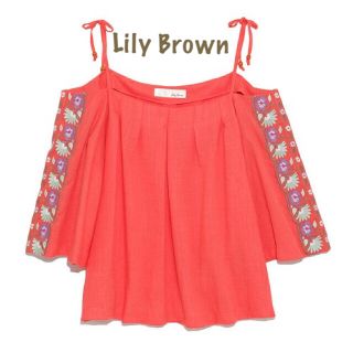 リリーブラウン(Lily Brown)のLily Brown 肩あき刺繍トップス(シャツ/ブラウス(半袖/袖なし))