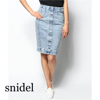 スナイデル(SNIDEL)のsnidel❤️フロント釦デニムタイトスカート(ひざ丈スカート)