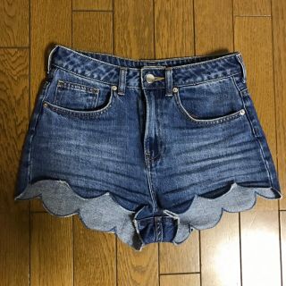 エイチアンドエム(H&M)のH&M フリルデニムショートパンツ(ショートパンツ)