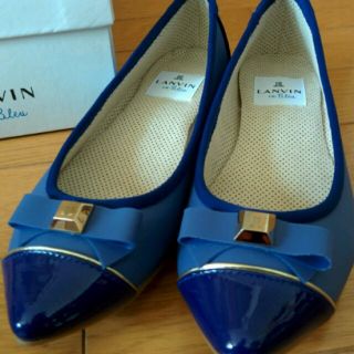 ランバンオンブルー(LANVIN en Bleu)のはつね様専用　新品！LANVIN　ロイヤルブルー　23㎝　上品かわいい靴(ハイヒール/パンプス)