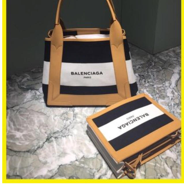 BALENCIAGA BAG(バレンシアガバッグ)のバイマ購入バレンシアガ ネイビー ボーダー ショルダーバッグ ポシェット バック レディースのバッグ(ショルダーバッグ)の商品写真