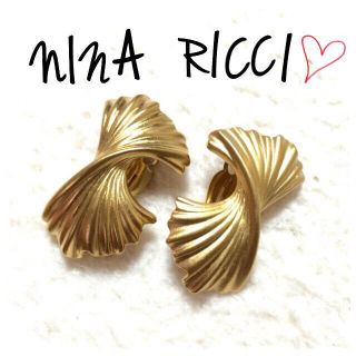 ニナリッチ(NINA RICCI)のイヤリング2点(イヤリング)