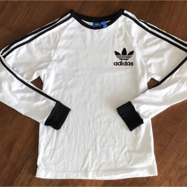 adidas(アディダス)のAdidas 長袖ライン入りsサイズ レディースのトップス(Tシャツ(長袖/七分))の商品写真