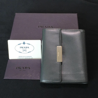 プラダ(PRADA)のPRADA 三つ折り財布 本物(折り財布)