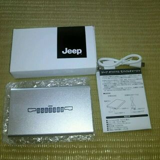 ジープ(Jeep)のJeep モバイルバッテリー 新品未使用品(バッテリー/充電器)