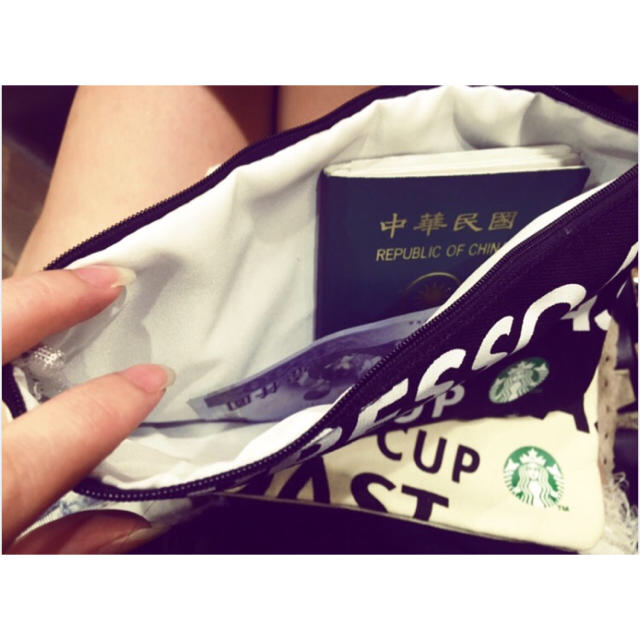 Starbucks Coffee(スターバックスコーヒー)の海外 台湾 中国 スターバックス マルチケース ポーチ レディースのファッション小物(ポーチ)の商品写真