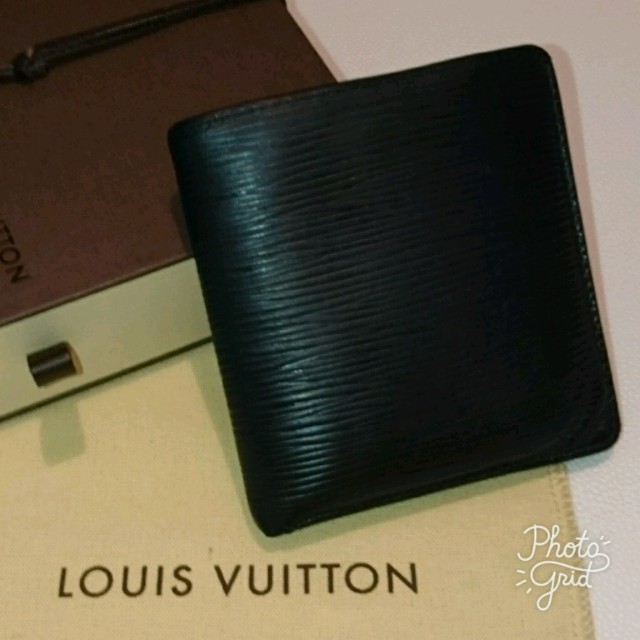 LOUIS VUITTON エピ 二つ折り 財布 - 折り財布