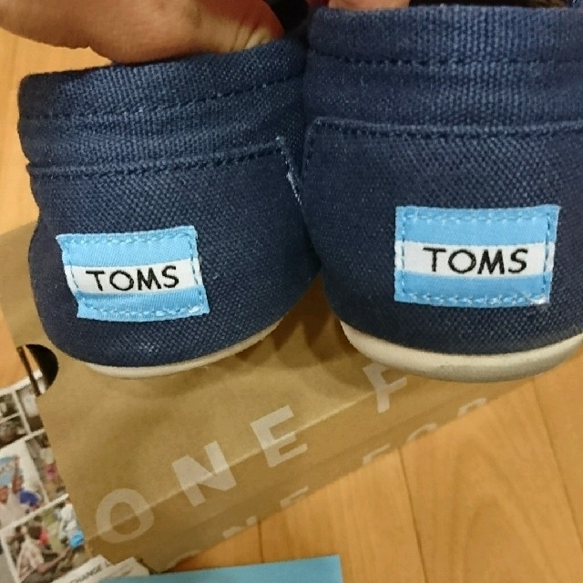 TOMS(トムズ)の金額変更済 TOMS トムス メンズ ネイビー 8 26.0cm  メンズの靴/シューズ(スリッポン/モカシン)の商品写真