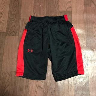 アンダーアーマー(UNDER ARMOUR)のアンダーアーマー YXL ブラック レッド ハーフパンツ 半ズボン ジャージ(パンツ/スパッツ)