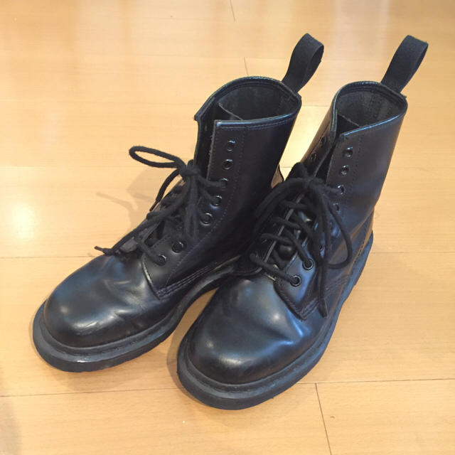 Dr. Martens オールブラック 8ホール