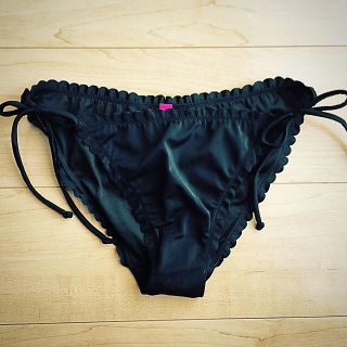 ヴィクトリアズシークレット(Victoria's Secret)の新品 ヴィクトリアシークレット ボトム  M L(水着)