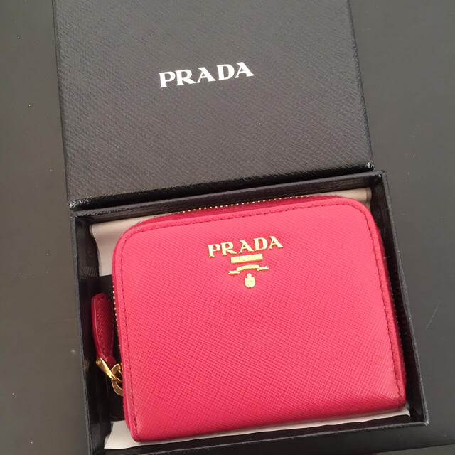 PRADA(プラダ)のPRADA 小銭入れ レディースのファッション小物(コインケース)の商品写真