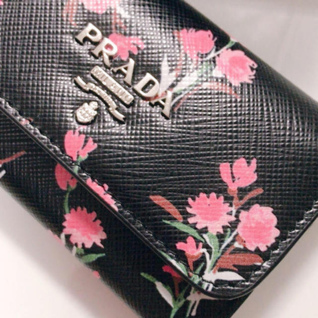 新品 PRADA ♡ 花柄 レア キーケース スーパーセール期間限定