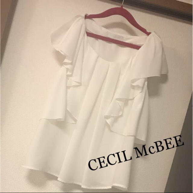 CECIL McBEE(セシルマクビー)のCECIL McBEE/新品 フリルカットソー レディースのトップス(カットソー(半袖/袖なし))の商品写真