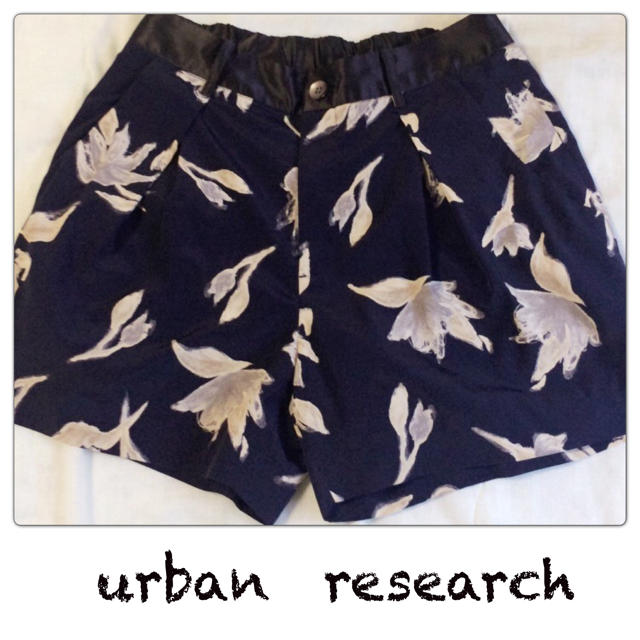 URBAN RESEARCH(アーバンリサーチ)のurban research 花柄ショートパンツ♡ レディースのパンツ(ショートパンツ)の商品写真