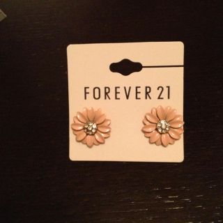 フォーエバートゥエンティーワン(FOREVER 21)のforever21   ピアス(ピアス)