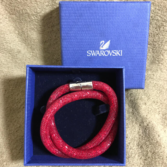 SWAROVSKI(スワロフスキー)のSTARDUST DELUXE ブレスレット (レッド) スワロフスキー レディースのアクセサリー(ブレスレット/バングル)の商品写真