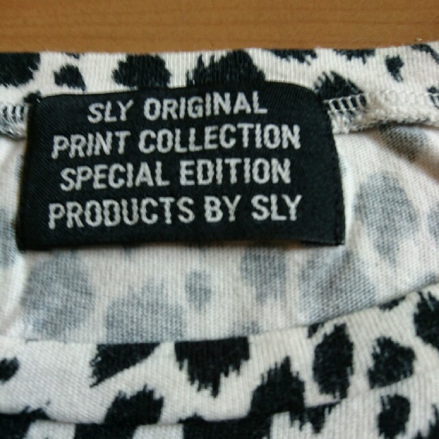 SLY(スライ)のSLY レオパード柄 ノースリ  レディースのトップス(Tシャツ(半袖/袖なし))の商品写真