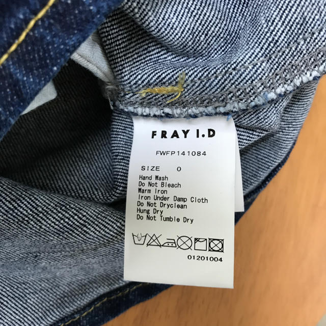 FRAY I.D(フレイアイディー)の FRAY I.D  フレイアイディー デニム パンツ レディースのパンツ(ショートパンツ)の商品写真