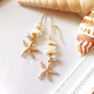 *＊夏色♡ホワイトシェルとスターフィッシュのピアス＊*(ピアス)