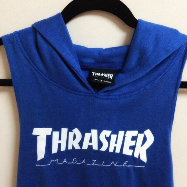 E hyphen world gallery(イーハイフンワールドギャラリー)のTHRASHER☪﻿パーカーチュニック レディースのトップス(チュニック)の商品写真