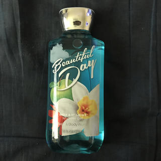 バスアンドボディーワークス(Bath & Body Works)のフラワー＆グリーンアップルの香り シャワージェル(ボディソープ/石鹸)