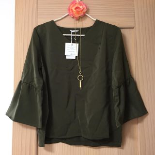 シマムラ(しまむら)の最終値下げ！新品♡しまむら*ネックレス付トップス(カットソー(長袖/七分))