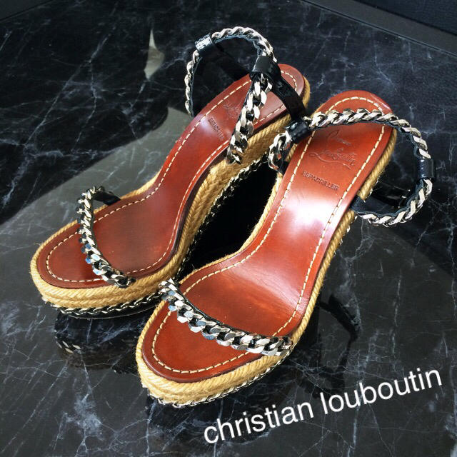 Christian Louboutin(クリスチャンルブタン)の245様専用カタクロウ クリスチャン ルブタン レディースの靴/シューズ(サンダル)の商品写真