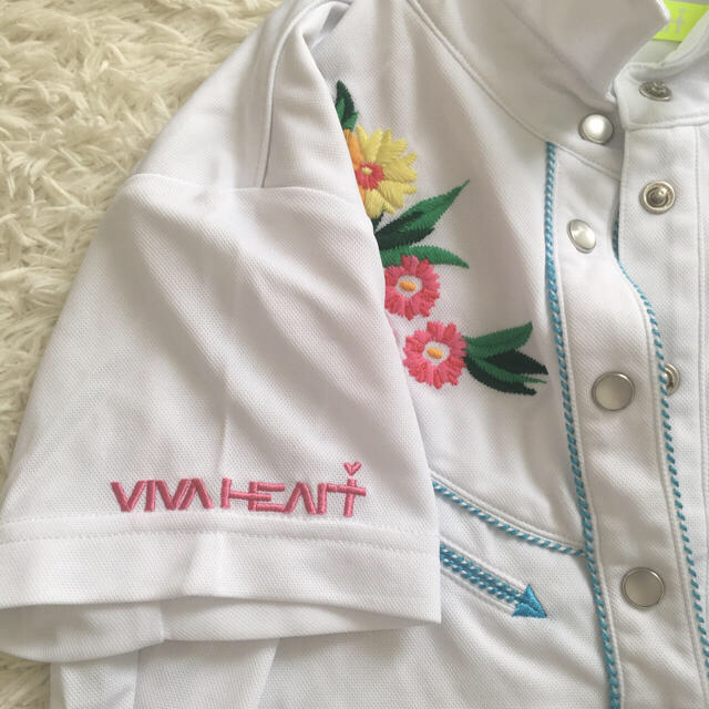 VIVA HEART(ビバハート)のビバハート❤︎ポロ スポーツ/アウトドアのゴルフ(ウエア)の商品写真