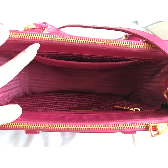 PRADA(プラダ)のPRADA サフィアーノ peonia♡ レディースのバッグ(ハンドバッグ)の商品写真
