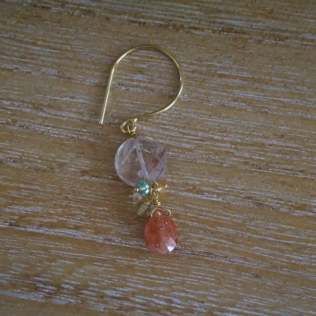 Sweet pea 片耳ピアス - ピアス