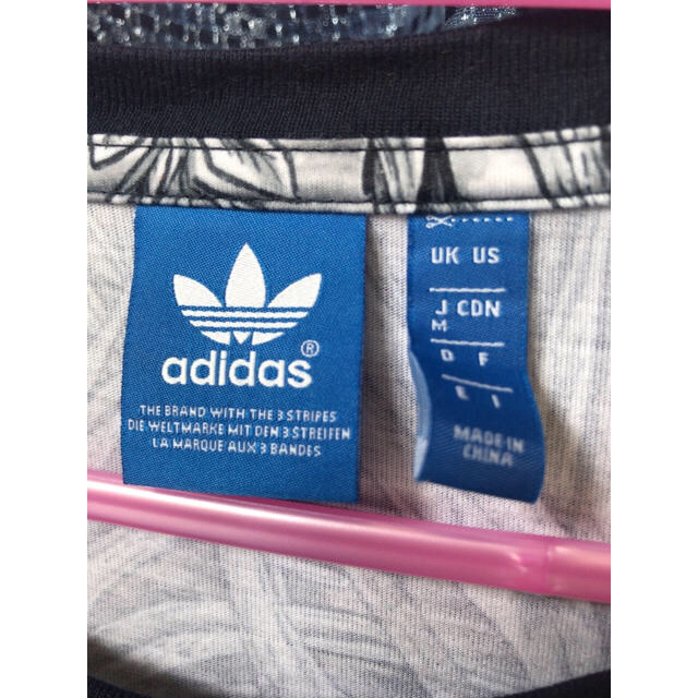 adidas(アディダス)のsupremeのステッカー付き🖤adidas ワンピース Ｔシャツ レディースのワンピース(ミニワンピース)の商品写真