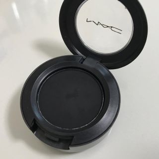 マック(MAC)のほぼ新品 MAC スモールアイシャドウ カーボン(アイシャドウ)