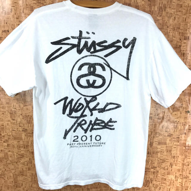 STUSSY(ステューシー)のSTUSSY  ビッグロゴT バックプリント 白 M XL相当 シャネル メンズのトップス(Tシャツ/カットソー(半袖/袖なし))の商品写真