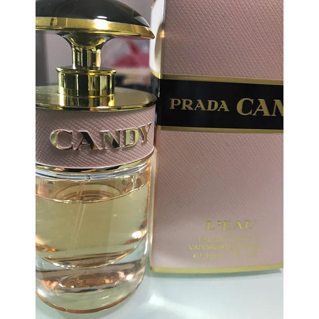 PRADA(プラダ)のPRADA CANDY 香水 30ml コスメ/美容の香水(香水(女性用))の商品写真