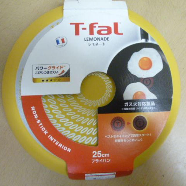 T-fal(ティファール)のティファール レモネード フライパン 25センチ イエロー インテリア/住まい/日用品のキッチン/食器(鍋/フライパン)の商品写真