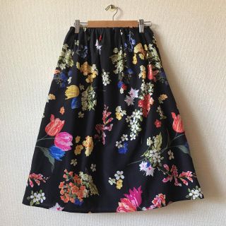 トッコ(tocco)のトッコクローゼット♡ヒロイン狙えるフラワースカート(ひざ丈スカート)