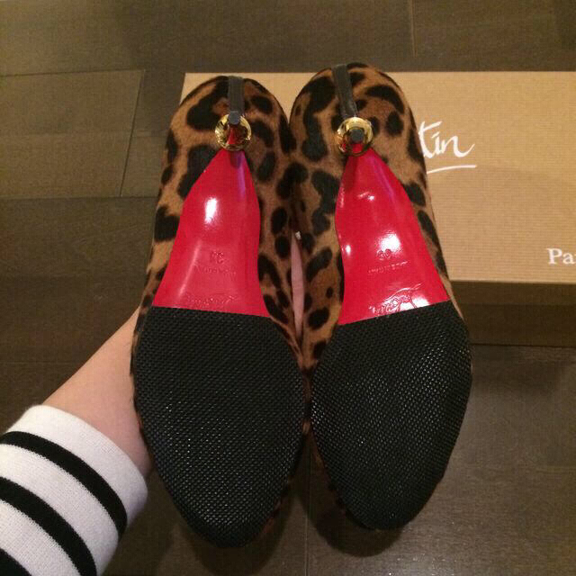 Christian Louboutin(クリスチャンルブタン)のArieL様専用♡ルブタンパンプス♡ レディースの靴/シューズ(ハイヒール/パンプス)の商品写真