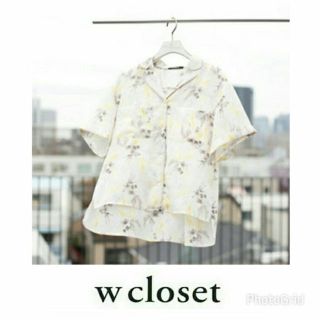 ダブルクローゼット(w closet)の新品定価5,292円♡ダブルクローゼット♡ボタニカル柄シャツ(シャツ/ブラウス(半袖/袖なし))