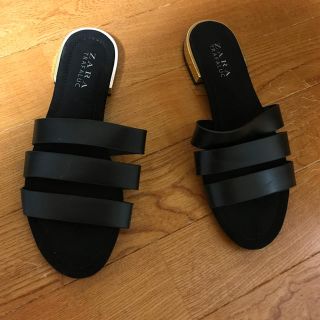 ザラ(ZARA)のZARA フラットサンダル 36(サンダル)