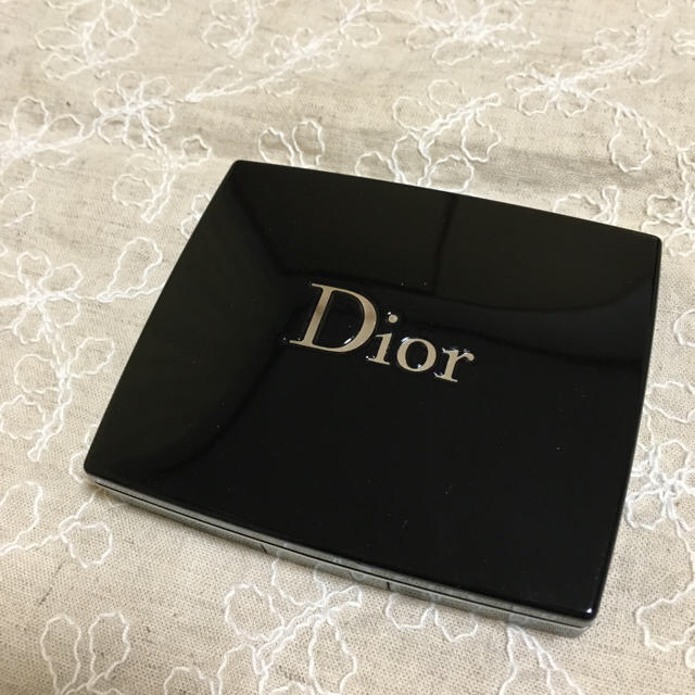 Christian Dior(クリスチャンディオール)のぷるる＠プロフ必読 様専用☺︎ コスメ/美容のベースメイク/化粧品(アイシャドウ)の商品写真