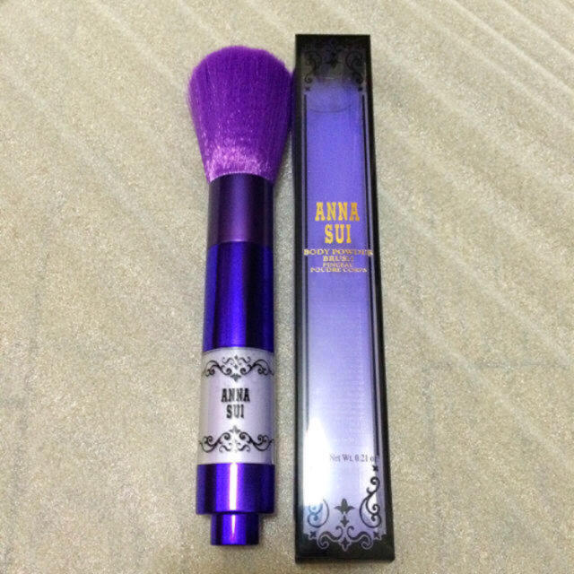 ANNA SUI(アナスイ)のアナスイ ボディパウダーブラッシュ コスメ/美容のベースメイク/化粧品(その他)の商品写真