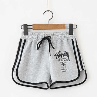 ステューシー(STUSSY)のstussyスウェットショートパンツ♛グレーＳ(ショートパンツ)